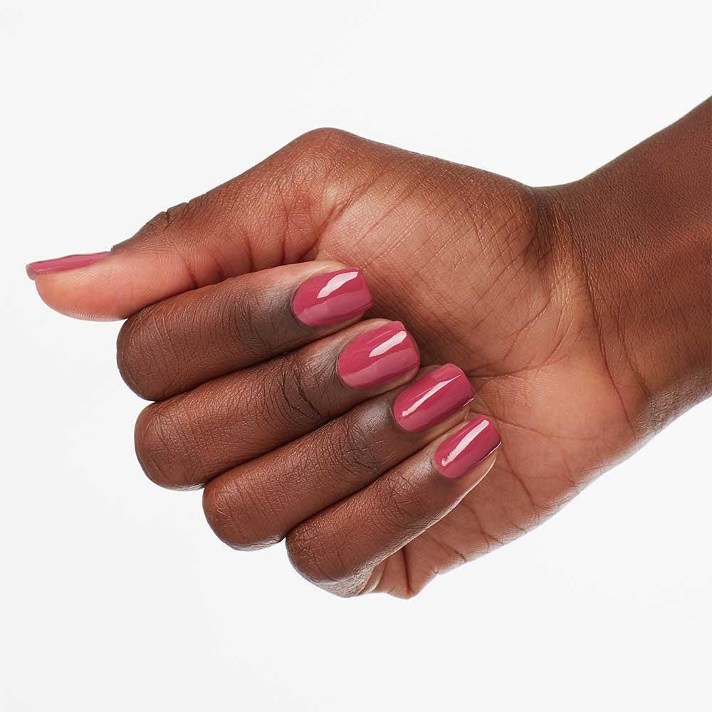 OPI Iceland Aurora Berry-alis 15 ml 