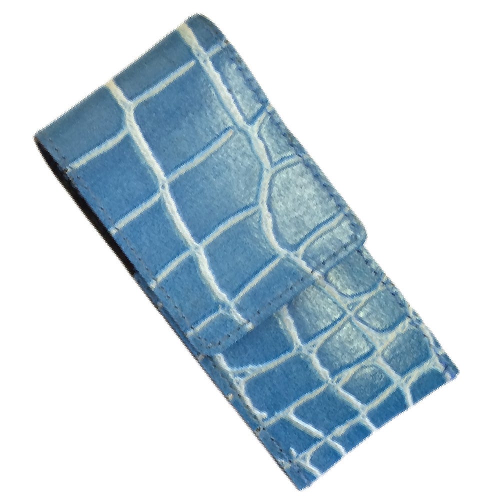 12082941-Farbe-Blau